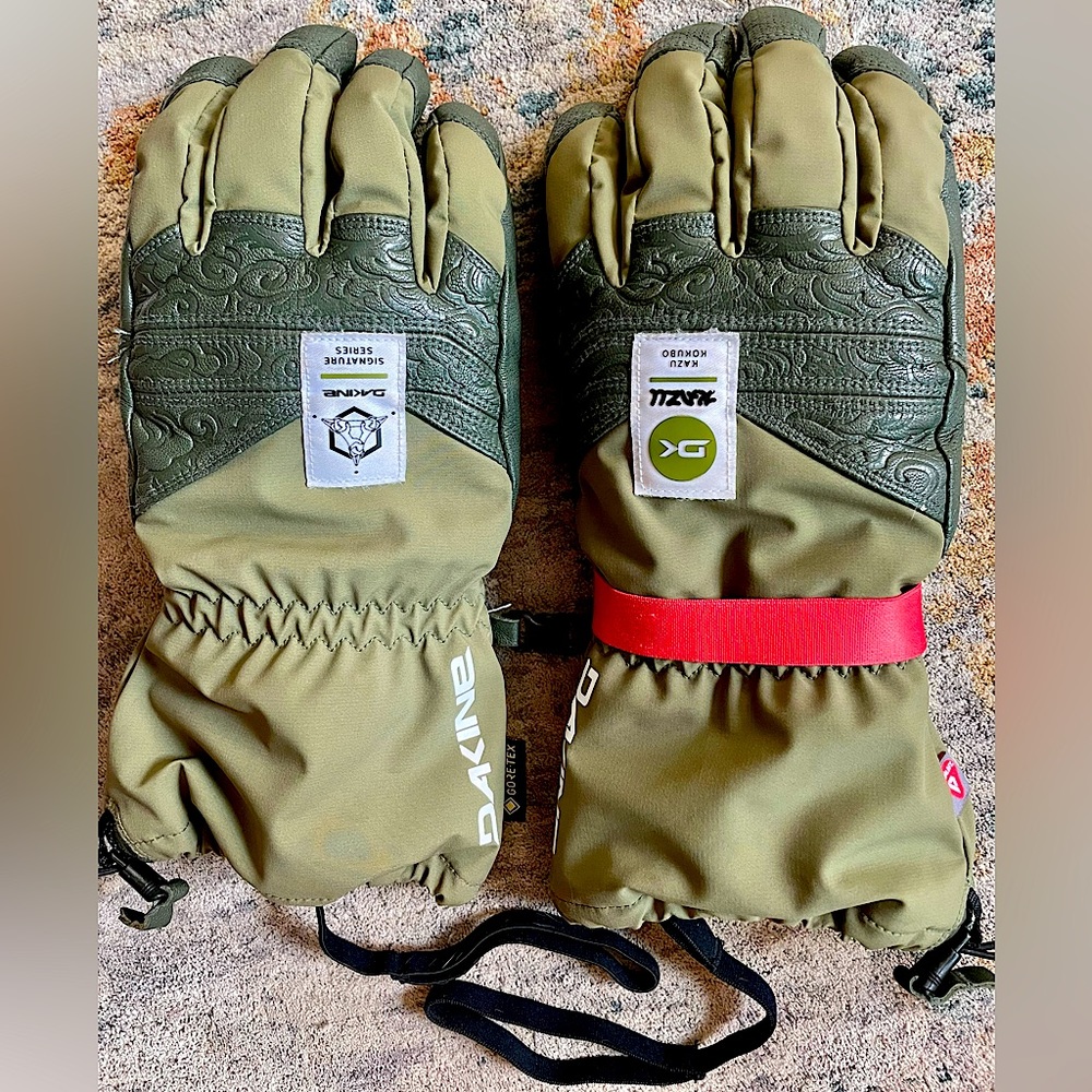 KAZU KOKUBO'S SIGNATURE GORE-TEX GLOVES (USED-LIKE NEW)